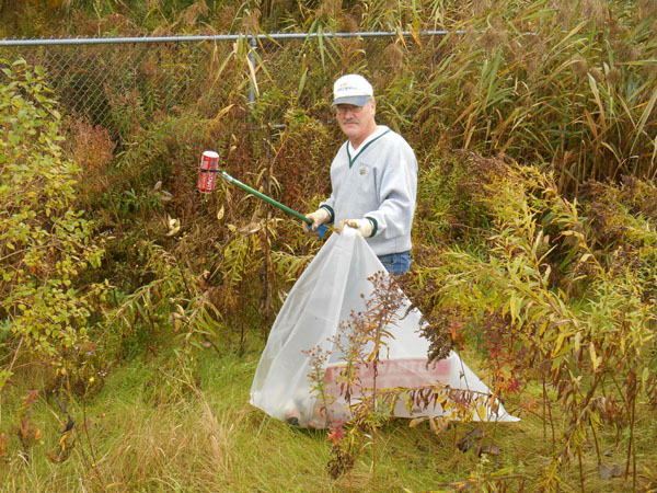 Oneida Lake Association trash pick up